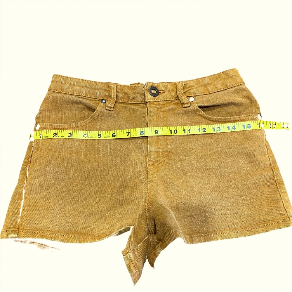 Volcom sz 7 “what the twill” high waited shorts. Mustard color,perfect condition